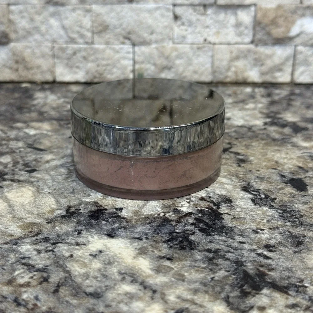 Mary Kay Mineral Powder Foundation – Bronze 1 (0.28 oz /‎ 8 g) – NEW TA28